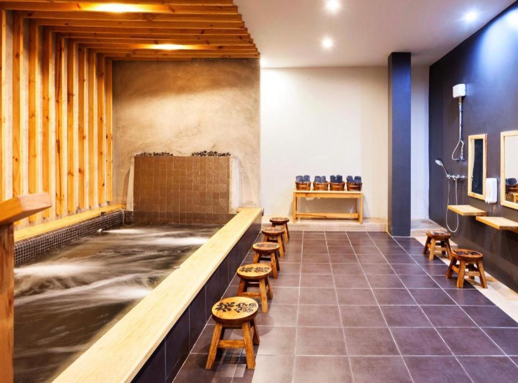 Haikin Ryokan Chiang Mai Luaran gambar